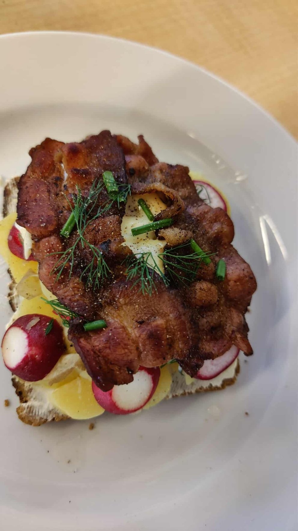 Danskur gestakennari fræddi nemendur 8.-10.bekkjar um smørrebrød