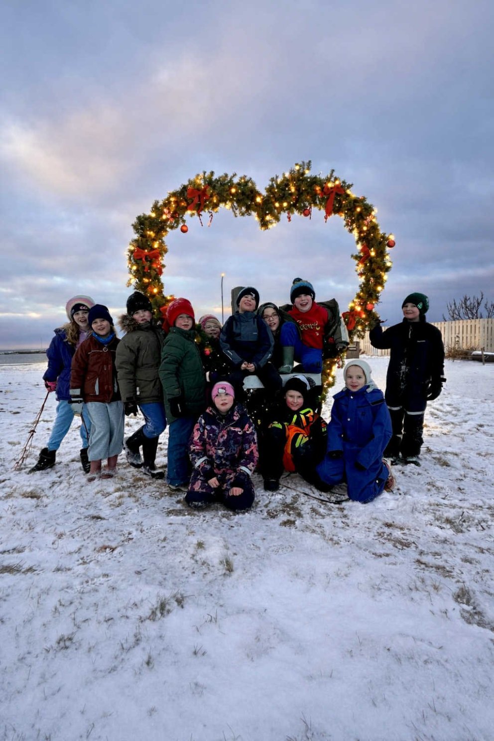 Þessi frábæra mynd var tekin af stuðboltunum í 3.og 4.bekk rétt áður en jólin voru kvödd.