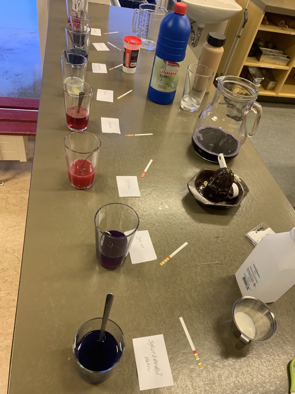 Tilraunir í efnafræði