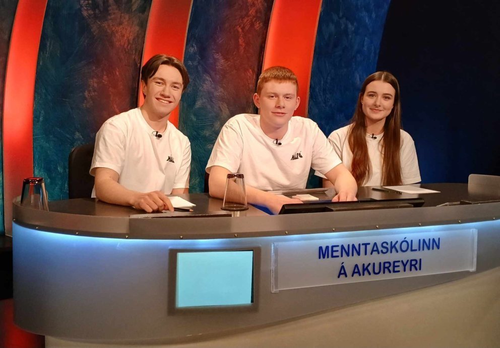 Frá ma.is. Lið MA í kvöld. Frá hægri:Sólveig Erla, Kjartan Valur og Árni Stefán 
Ljósmynd: Unnar Vi…