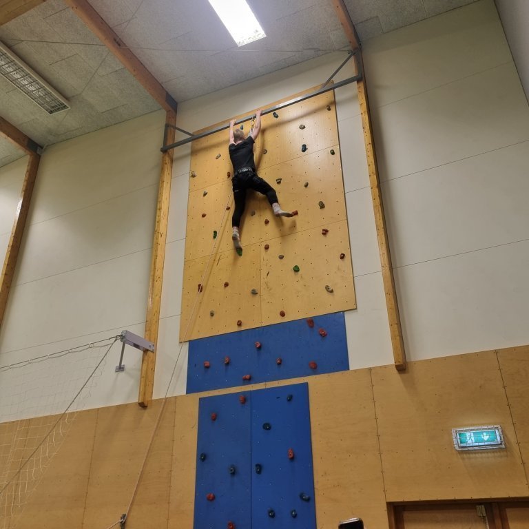 Föstudagur aftur og einu sinni enn :)