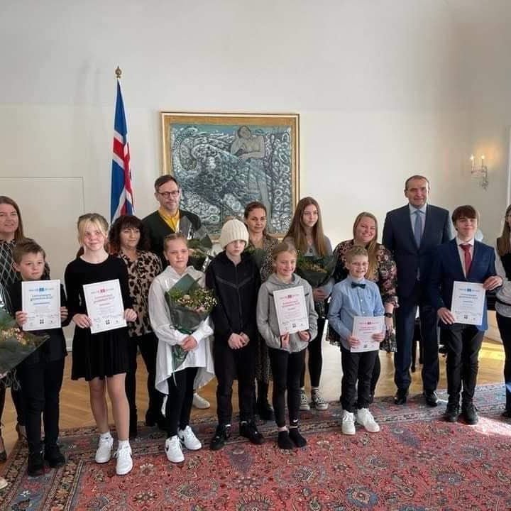 Viðurkenning í lestrarkeppni grunnskóla á Bessastöðum