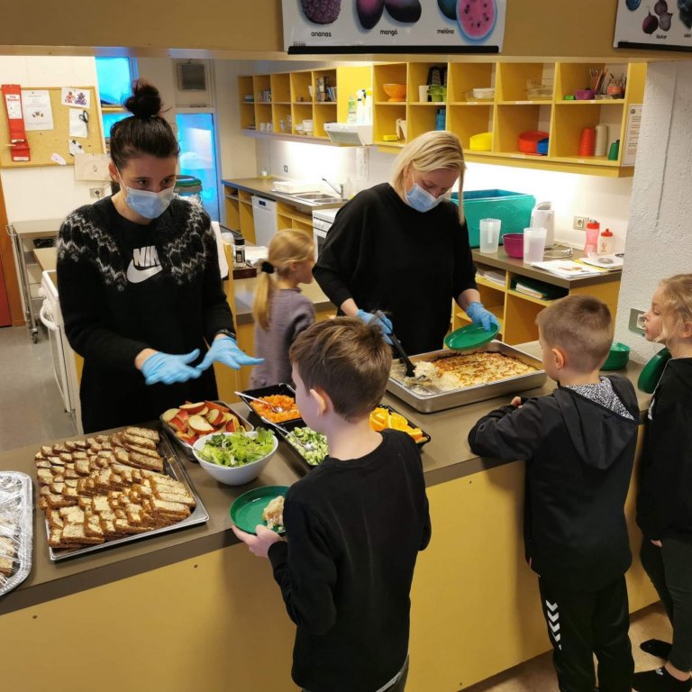 Hádegismatur í skólanum