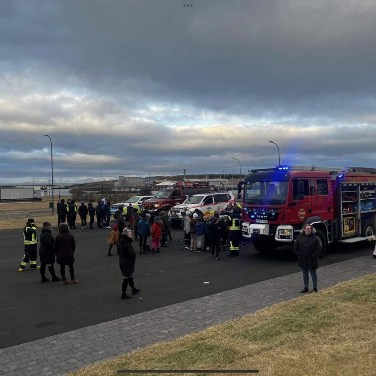 Heimsókn frá viðbragðsaðilum á svæðinu í tengslum við 1-1-2 daginn