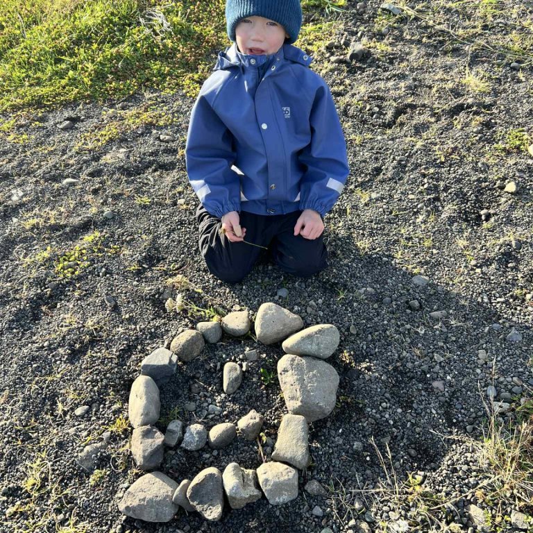 Gleði og sköpun í útikennslu á yngsta stigi