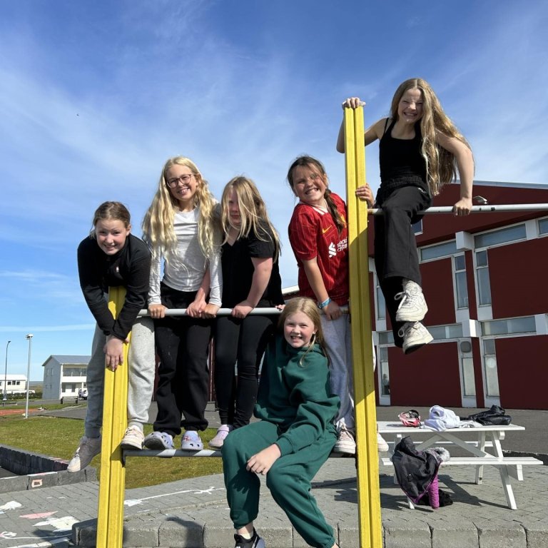 Fyrsta föstudagskveðja skólaársins og það á fimmtudegi