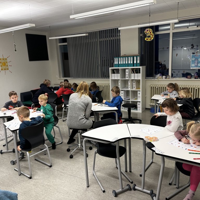 Skólahópur leikskólans í heimsókn.