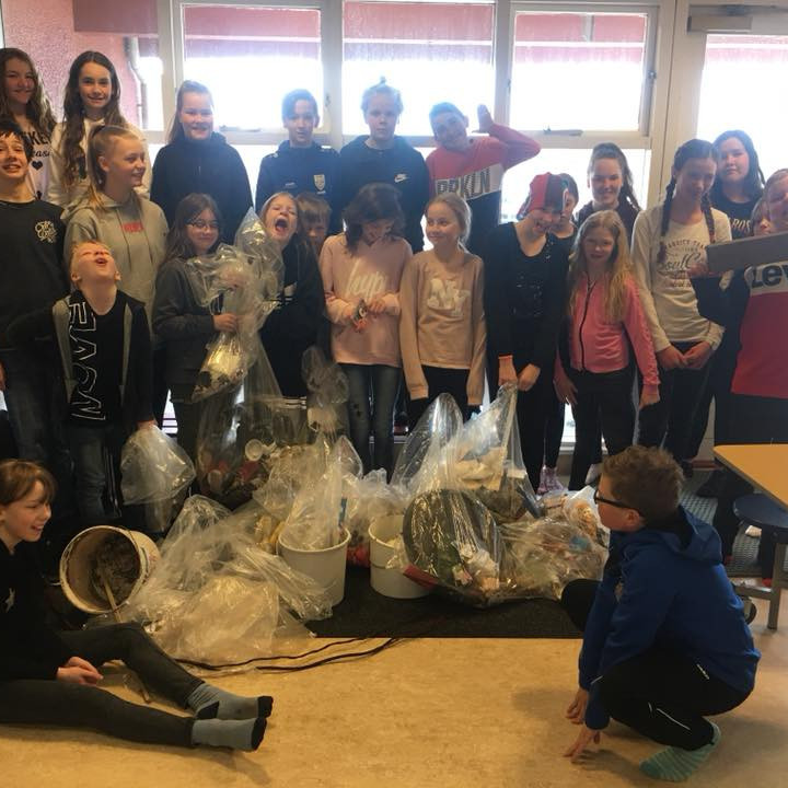 Texti með fréttamynd