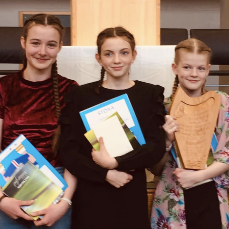 Sólveig Erla, Ísabella Líf og Sóley Sif sem bar sigur úr býtum